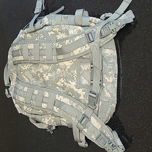 US Military Molle II Lightweight Load-Carrying Equipment Assault Pack - Picture 6 of 17